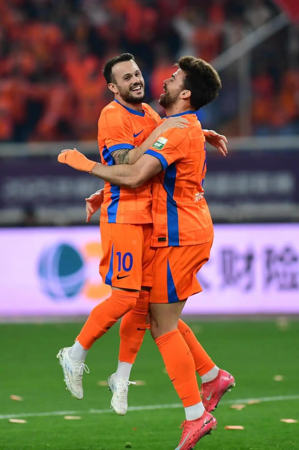 包含赛后马赛调整名单以备欧联赛前山东泰山调整名单以备全明星赛，网友：莱比锡今晨战术微调的词条